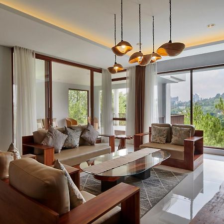 Anindya Hill View Villa 7 Bedrooms With A Private Swimming Pool バンドゥン エクステリア 写真