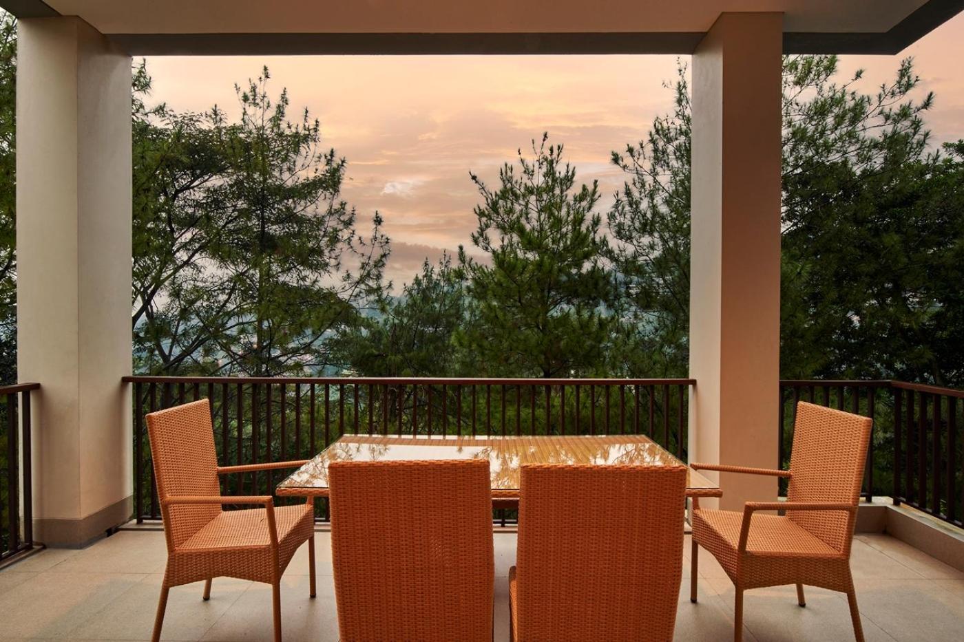 Anindya Hill View Villa 7 Bedrooms With A Private Swimming Pool バンドゥン エクステリア 写真