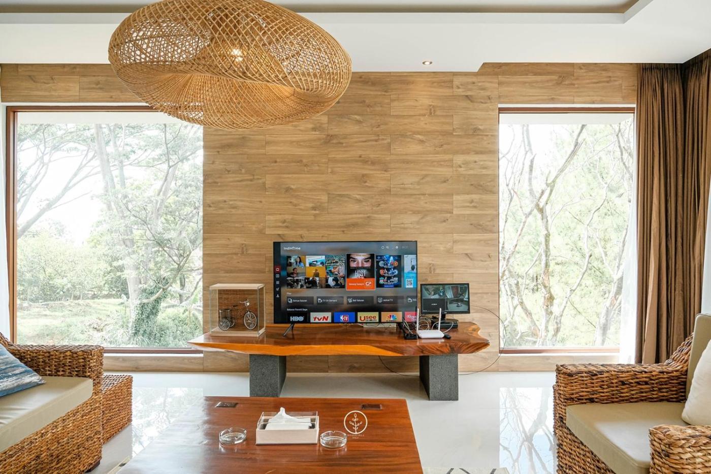 Anindya Hill View Villa 7 Bedrooms With A Private Swimming Pool バンドゥン エクステリア 写真