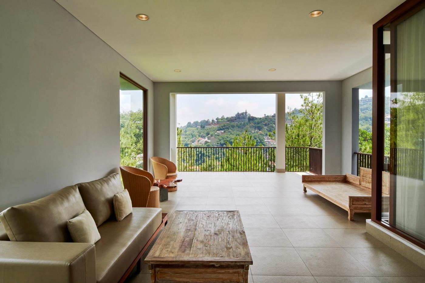 Anindya Hill View Villa 7 Bedrooms With A Private Swimming Pool バンドゥン エクステリア 写真