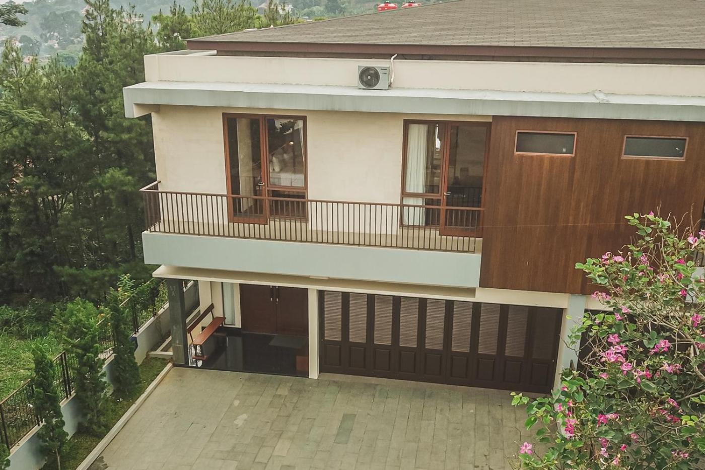 Anindya Hill View Villa 7 Bedrooms With A Private Swimming Pool バンドゥン エクステリア 写真
