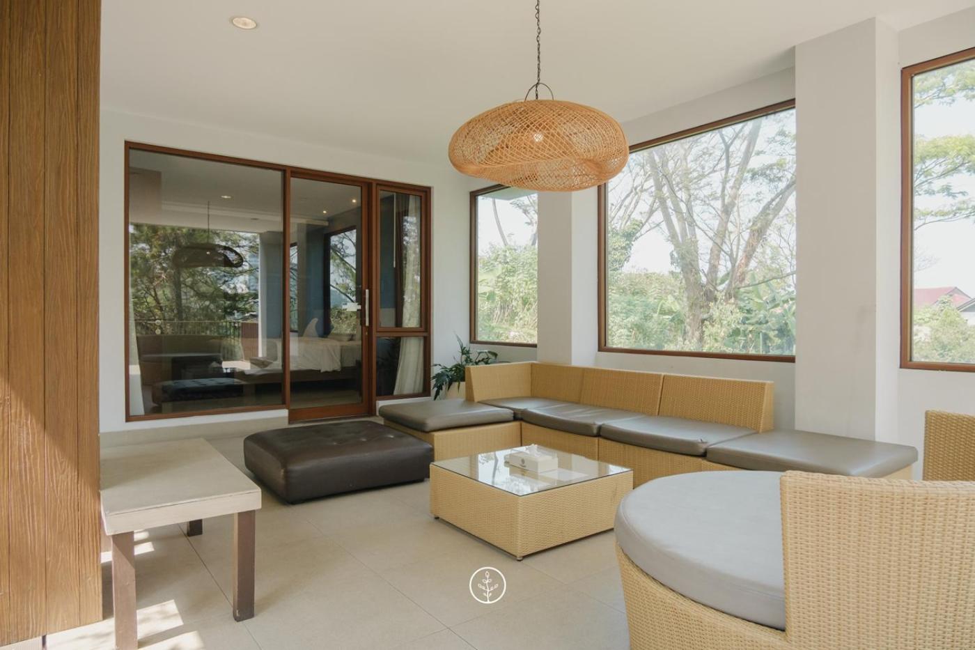 Anindya Hill View Villa 7 Bedrooms With A Private Swimming Pool バンドゥン エクステリア 写真